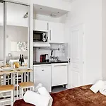 Bluestay 273 - Charmant Studio à Paris